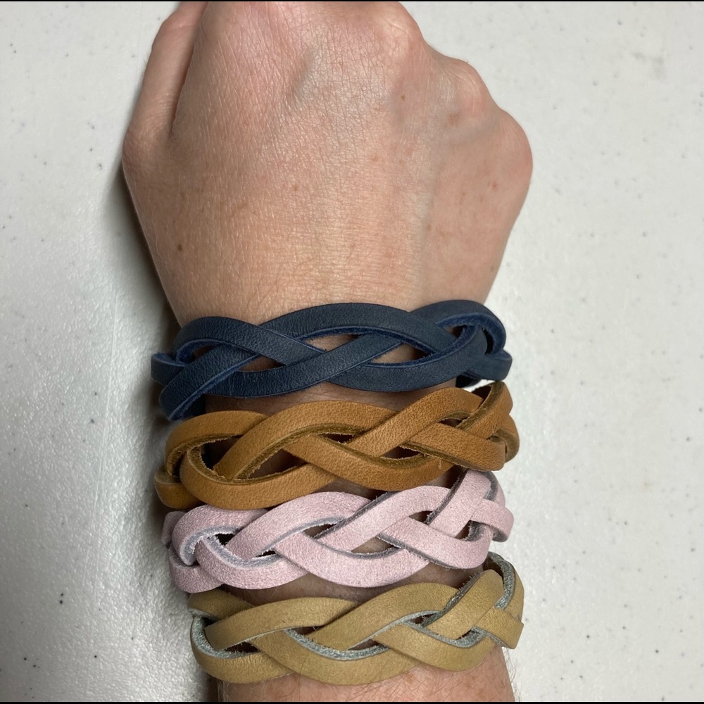 Women’s 9” long, 1/2” wide “magic braid” bracelet